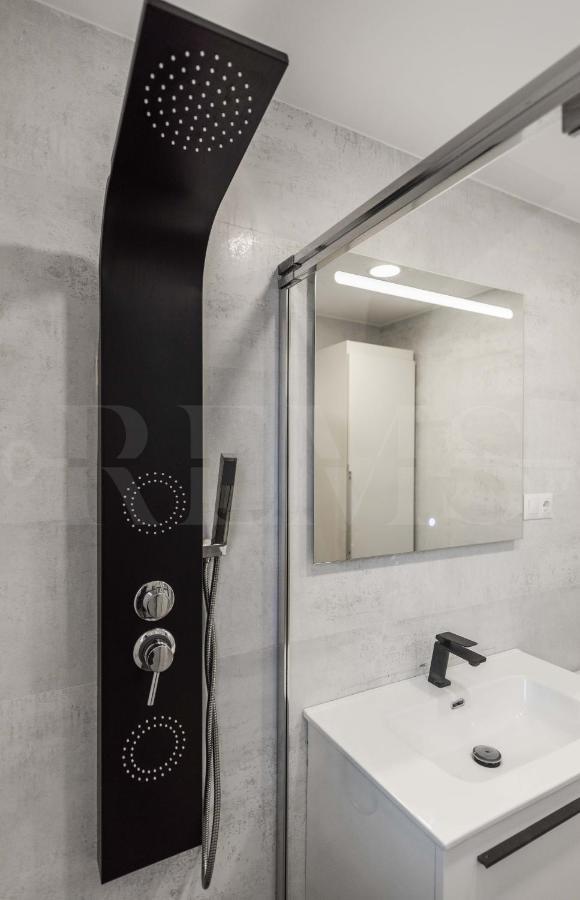 Sunny & Modern Apartment - Center By Rems Malaga Exterior photo